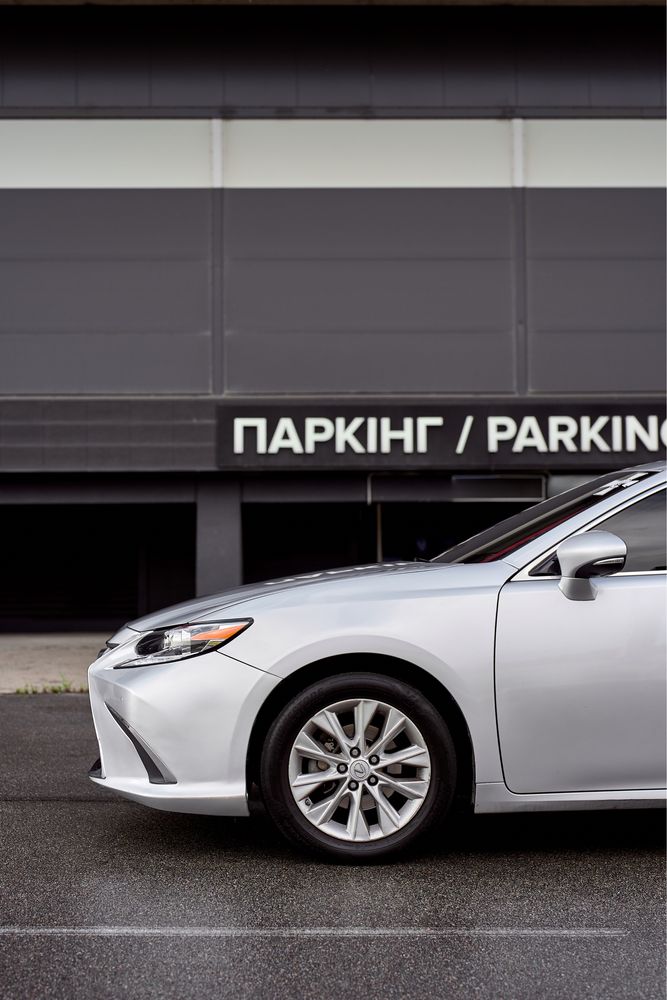 Продам Lexus ES300h 2,5 газ/бензин/гібрид 2014р обслужений, рест look