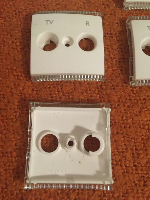 Espelhos tomadas telefone net RITA televisao satelite Legrand