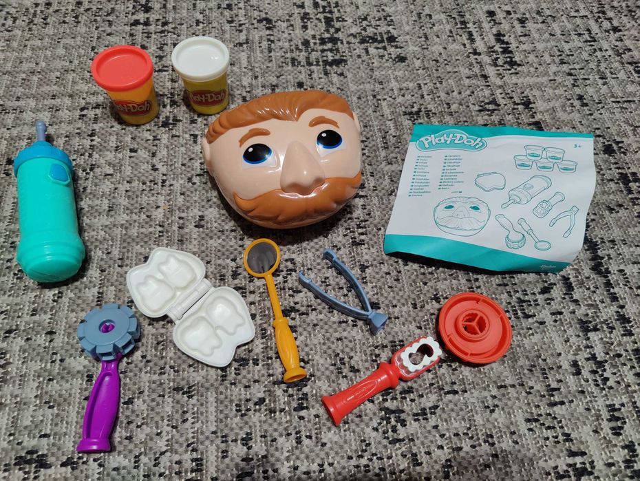 Ogromny zestaw Play Doh - kucharz, dentysta, dużo ciastnoliny.