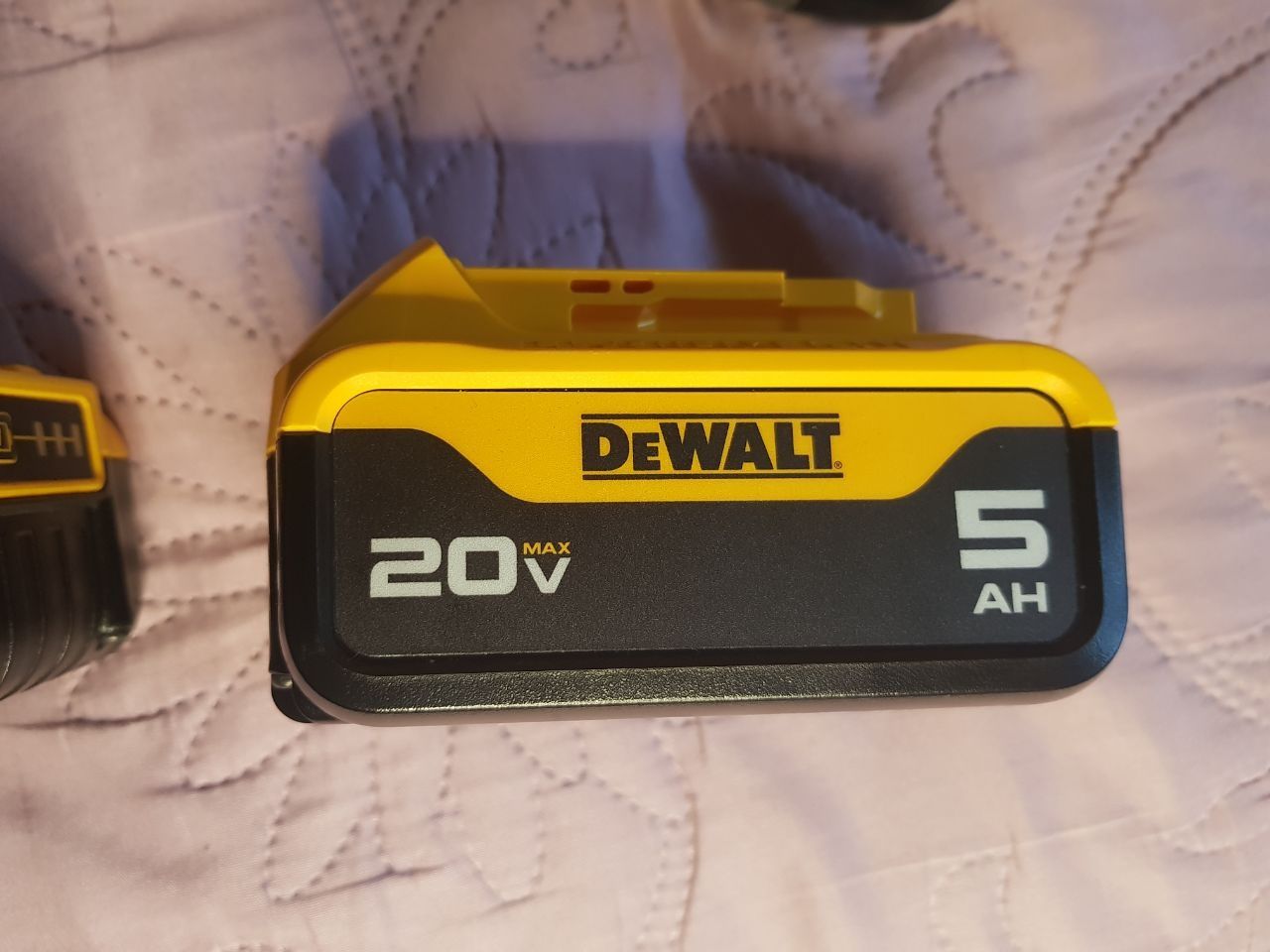 Аккумулятор DEWALT 20V 2А, 5А 20V