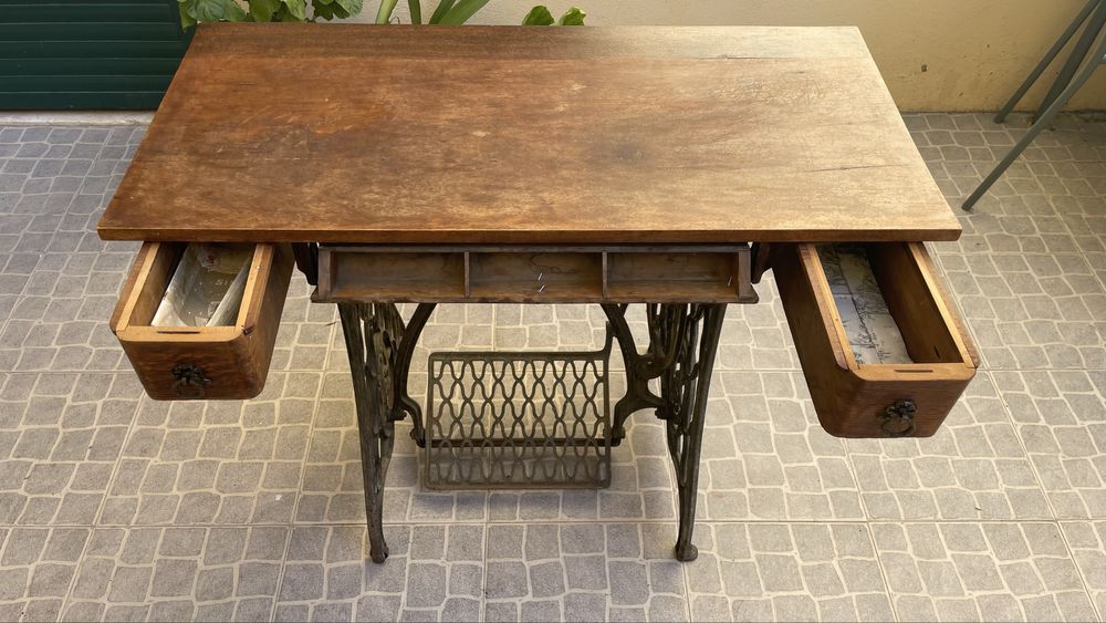 Mesa de costura Singer