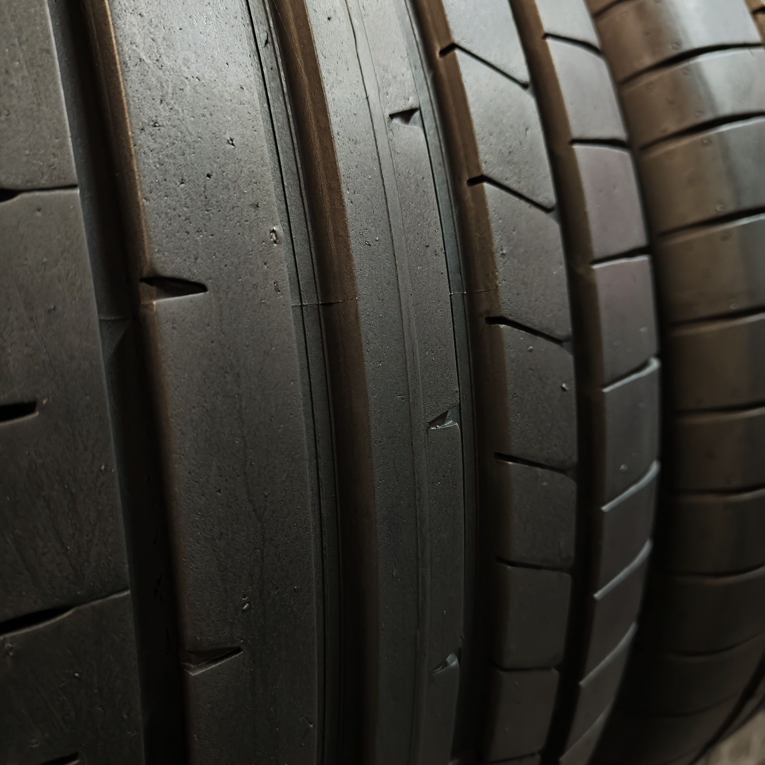 255/45/18 XL Sprzedam parę opon letnich Dunlop