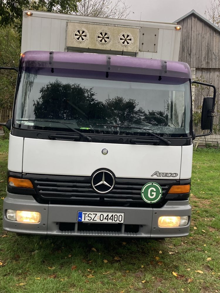 Mercedes ATECO 1217 samochód ciężarowy do przewozu zwierząt