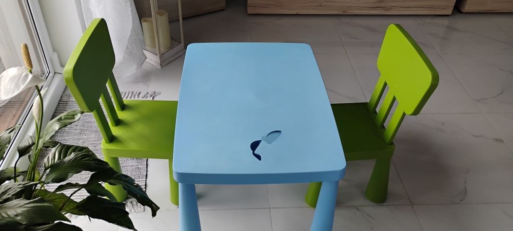 Stolik +krzesełka mamut Ikea