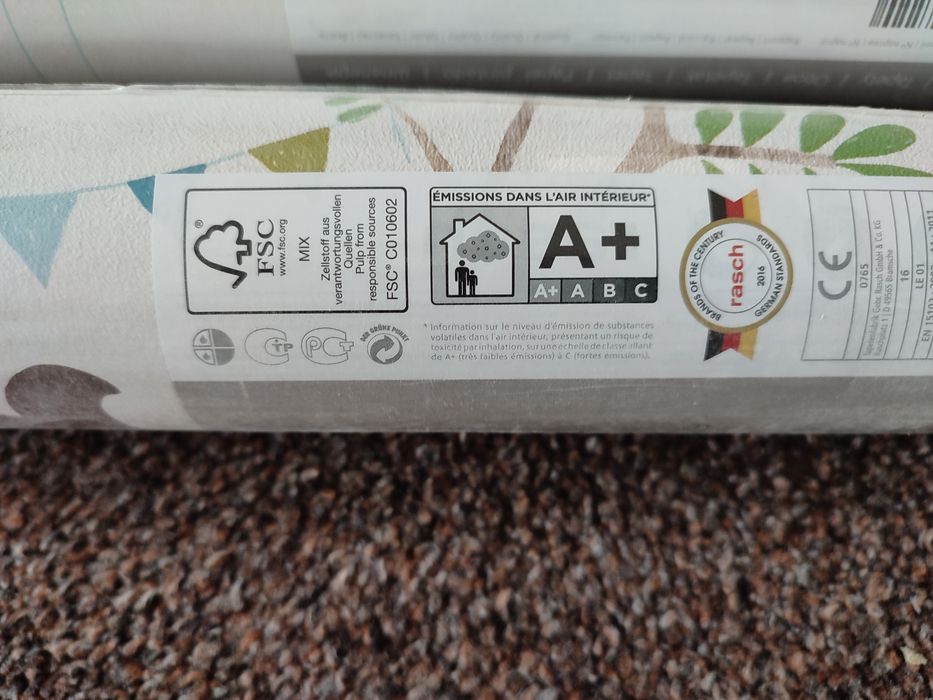 Tapeta ścienna w zwierzątka Bambino firmy Rasch - 5 sztuk.