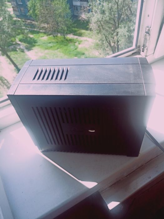 Бесперебойник APC 650 / 360 Ватт