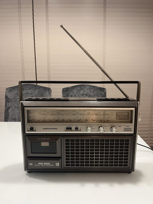 Radiomagnetofon radio stare vintage retro Grundig RR 400