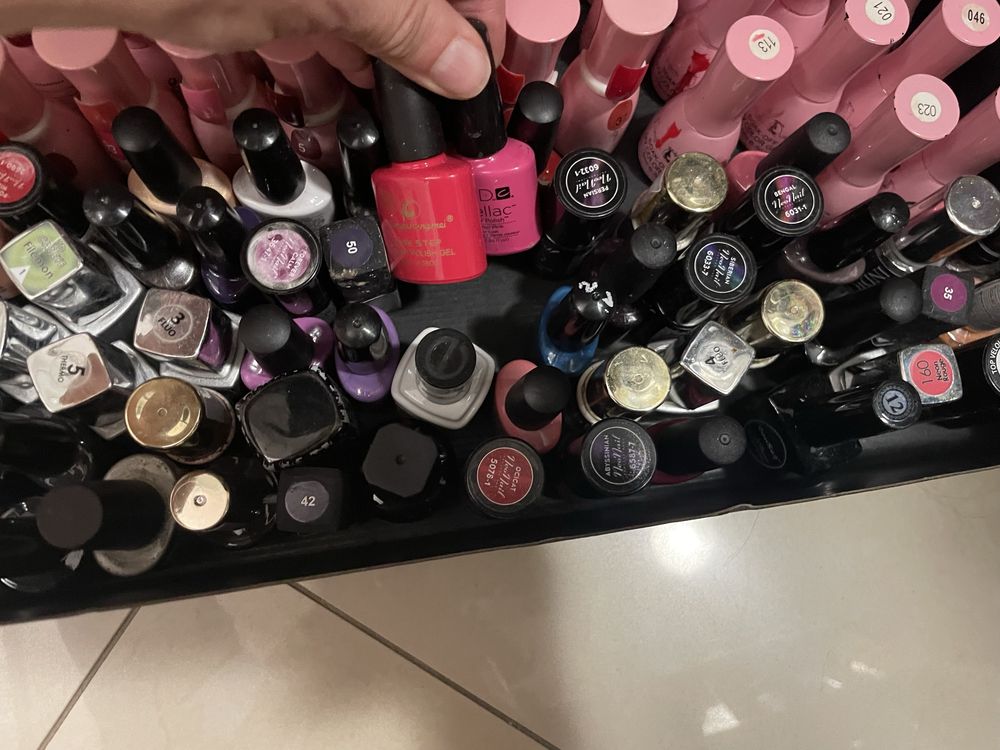 Duza ilosc jak nowe i nowe lakiery do paznokci hybrydowe super