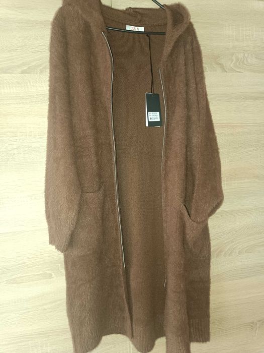 Nowy piękny alpakowy kardigan na zamek