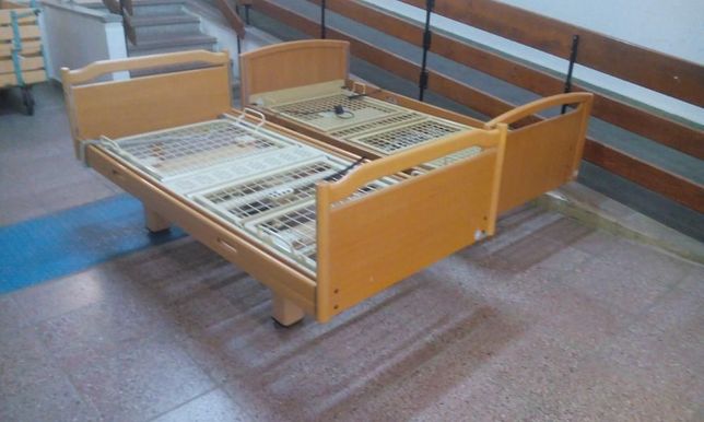 łóżko rehabilitacyjne używane z Niemiec z 3 funkcjami z pilota