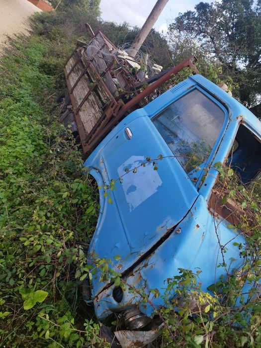 nissan    homer   parada á 4 anos