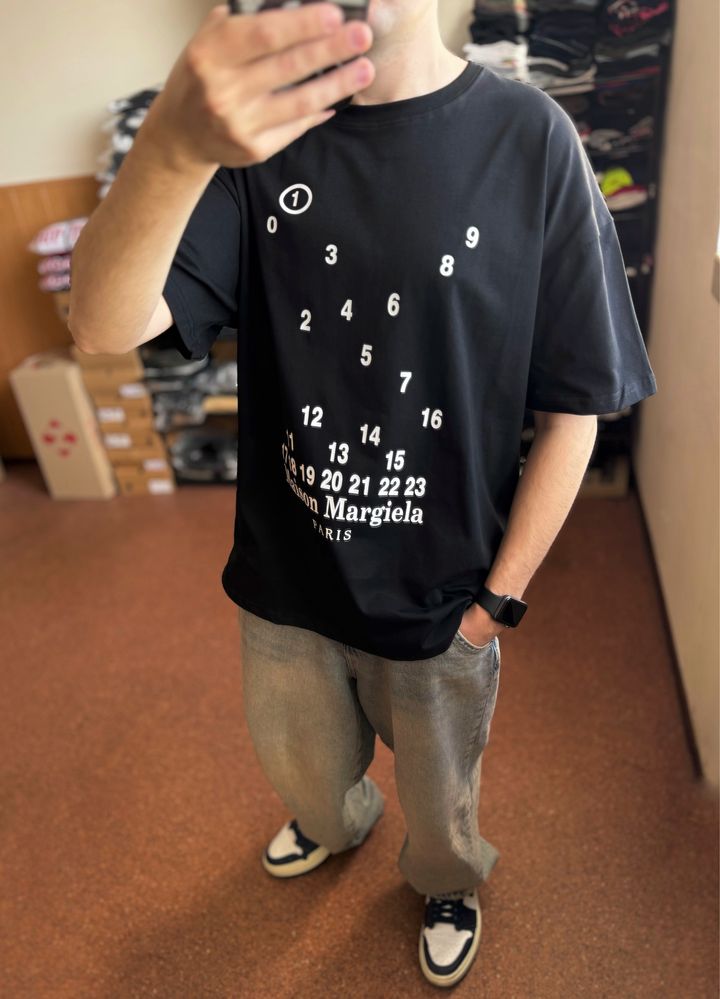 Футболка Maison Margiela Paris MM6 Calendar Logo Unisex Оверсайз