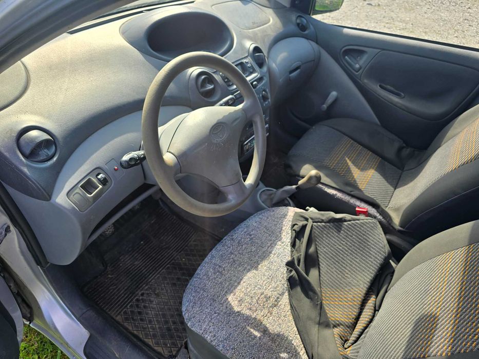 Toyota YARIS--1.0 BENZYNA--2001 Rok--5 Drzwi--EXPORT--