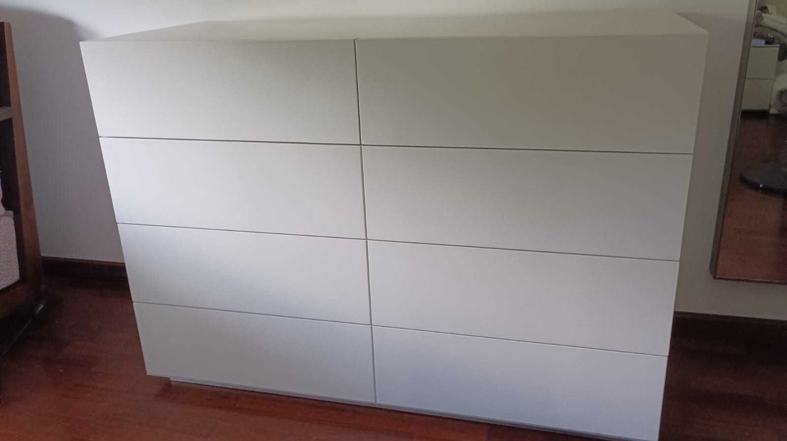 Cómoda branca de quarto