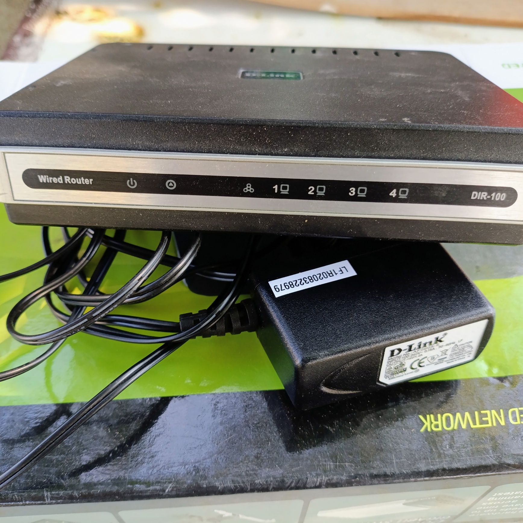 Маршрутизатор D-Link DIR-100