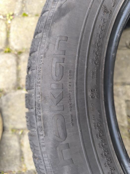 Sprzedam opony 235/55r17 Nokian