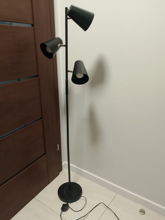 Lampa stojąca do salonu