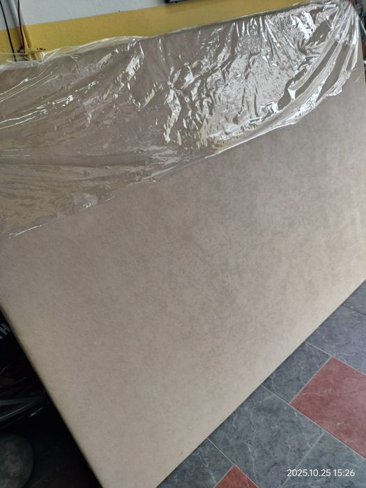 Vendo estrado para cama 140x190 com pés