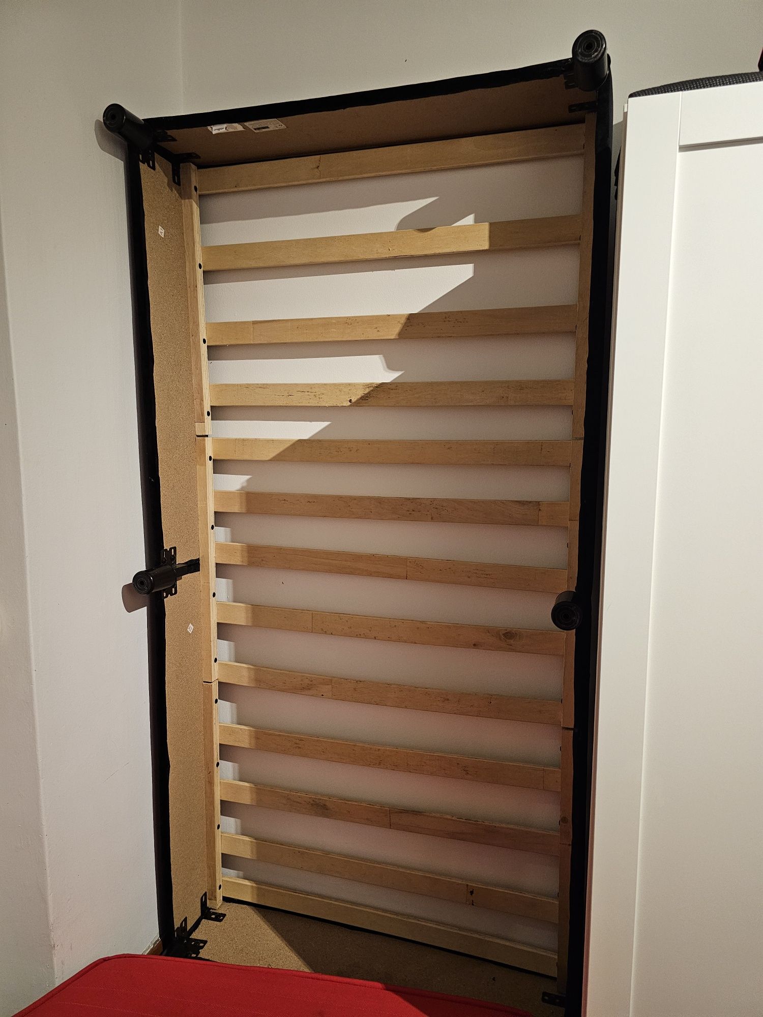 Roupeiro 3 portas com espelho e cama de solteiro