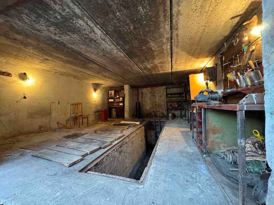 Продаж гаражу (24 м.кв.) по вул. Виговського (земля приватизована).