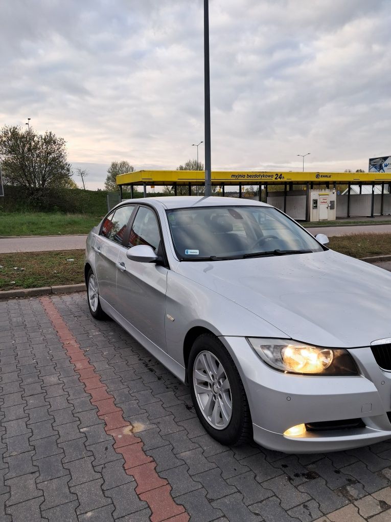 BMW 2,0 benzyna w sedanie ,E90