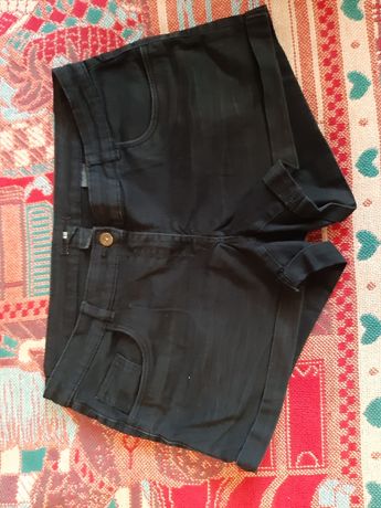 Черные шорты для девушки фирма H&M