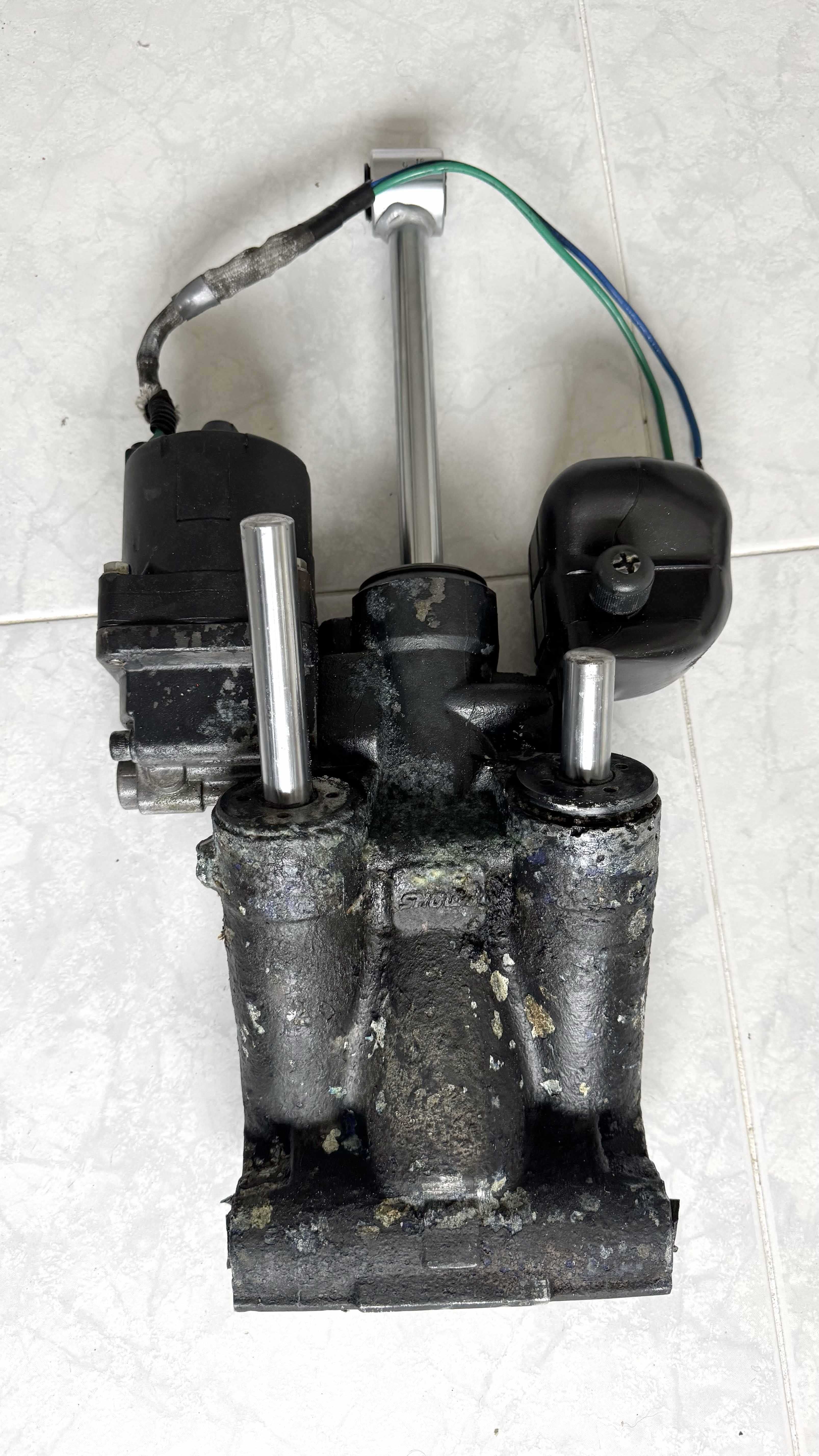 Motor eléctrico p/ trim HondaBF90