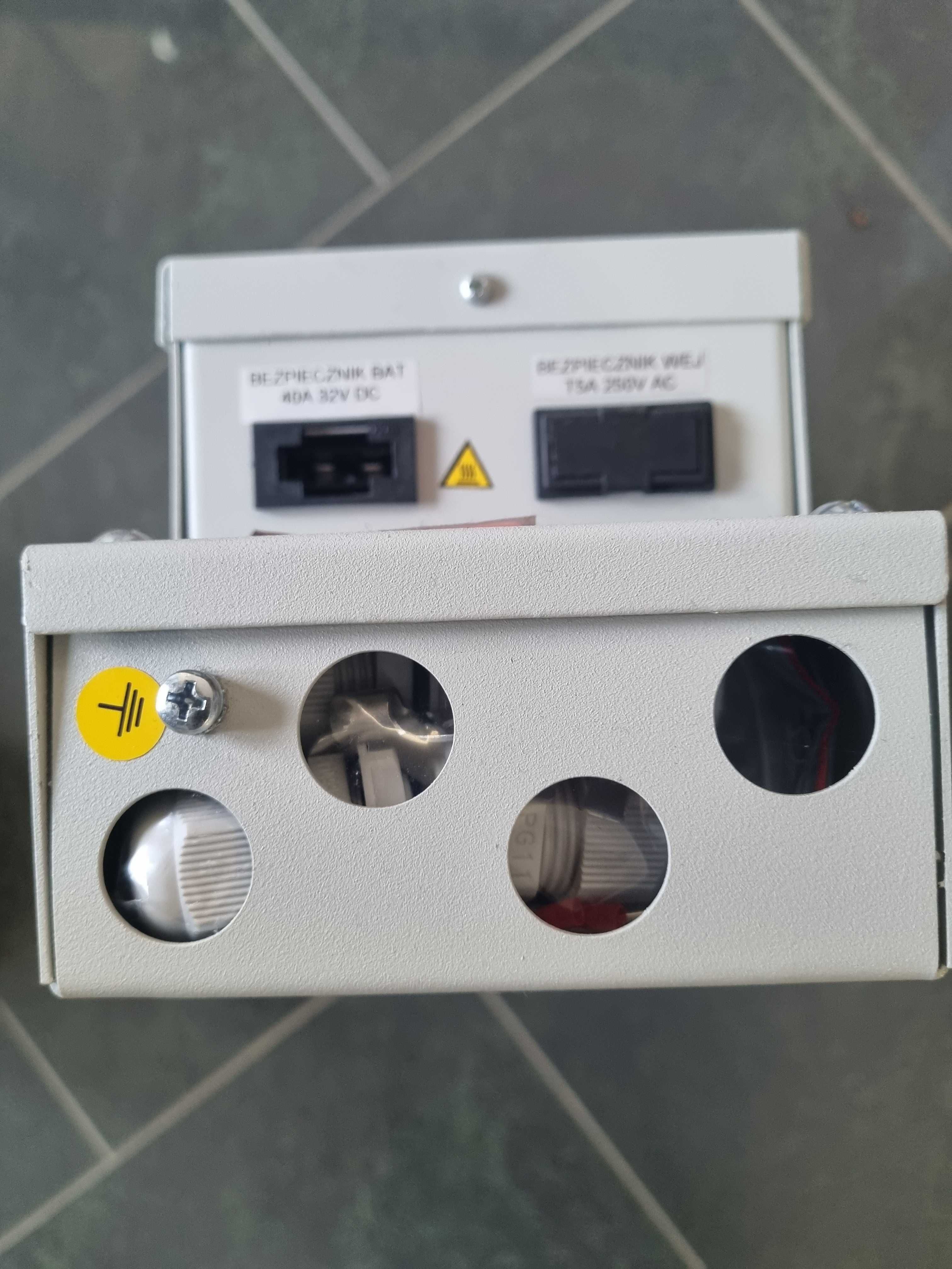 Zasilacz awaryjny UPS SPECLINE AVR 700 200W bez akumulatora