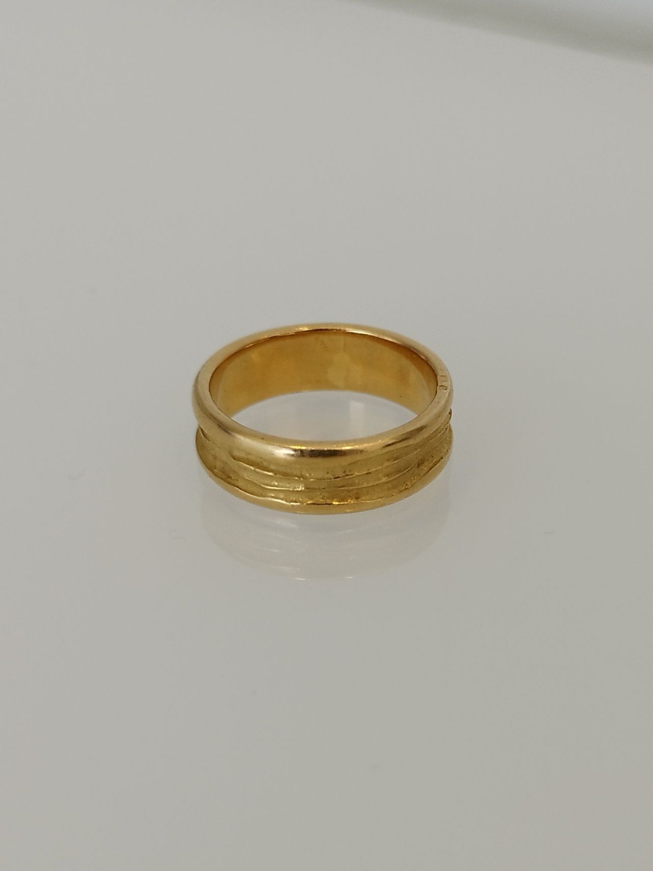 Anel em ouro de 19,2kt