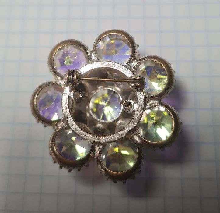 Продам брошь Чехословакия