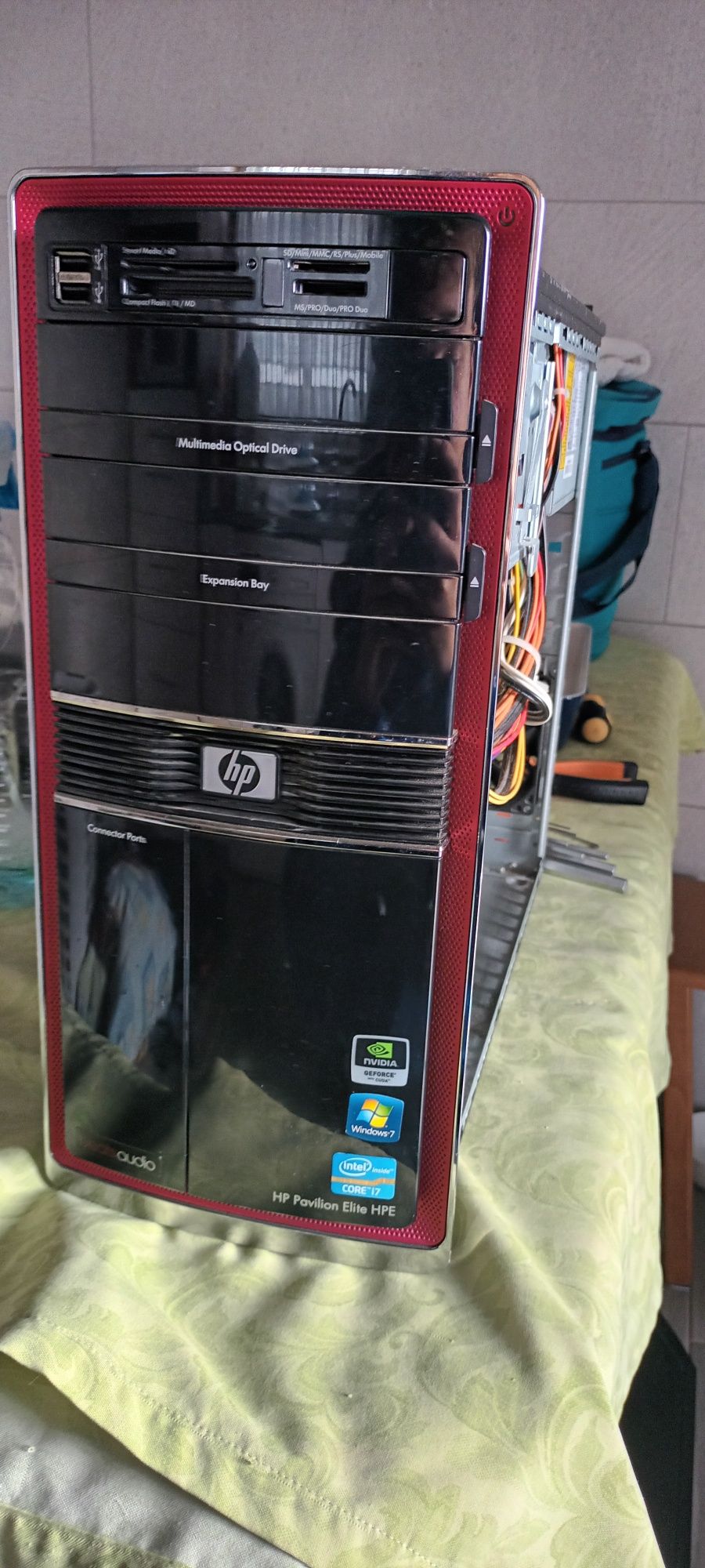 Vendo HP Pavilion Elite para peças.