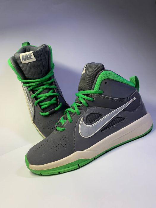 Nike Hustle D6 GS [36,5]