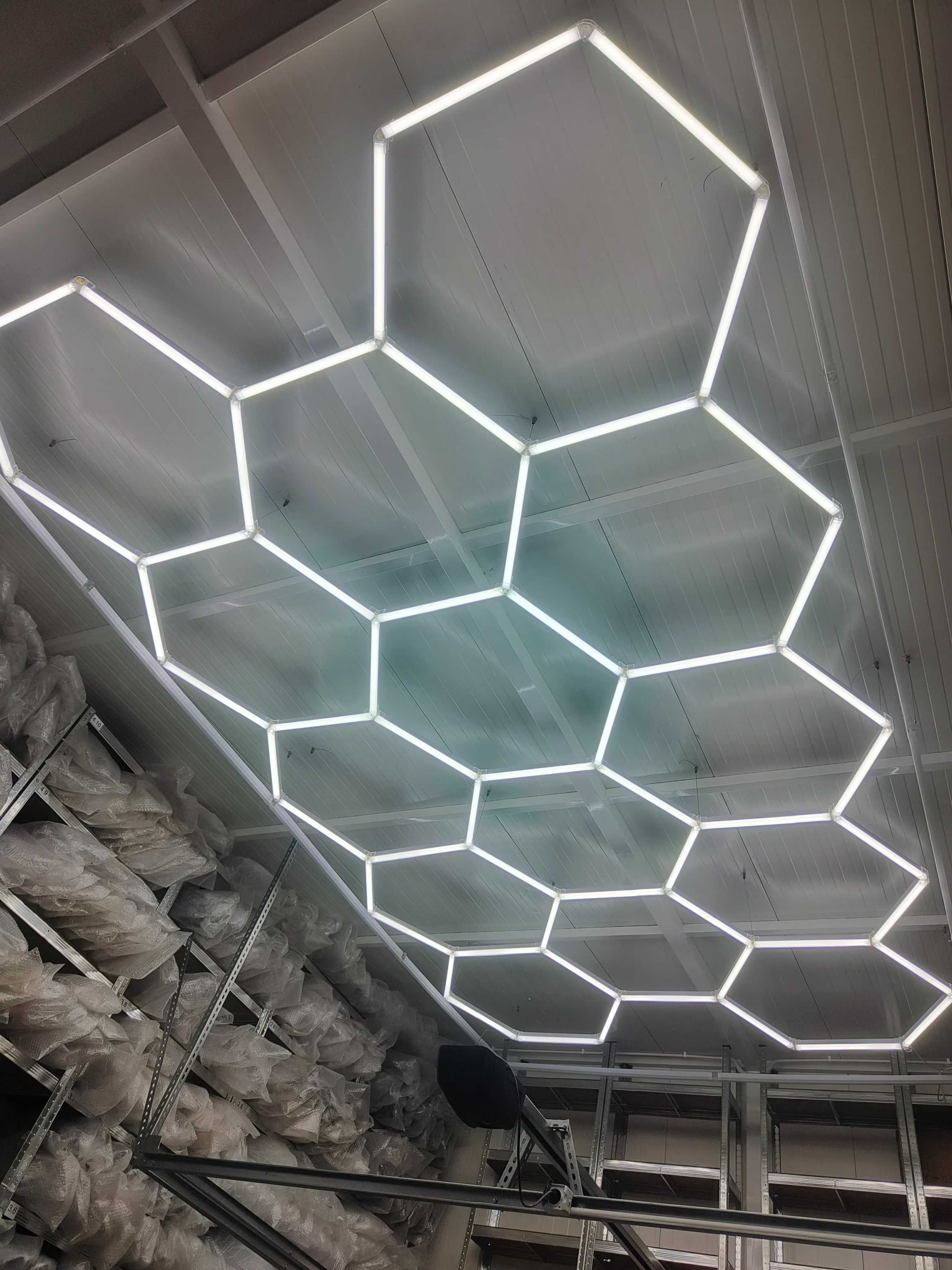 Oświetlenie modułowe Hexagon LED 6000K warsztat garaż 2335mm x 4160mm
