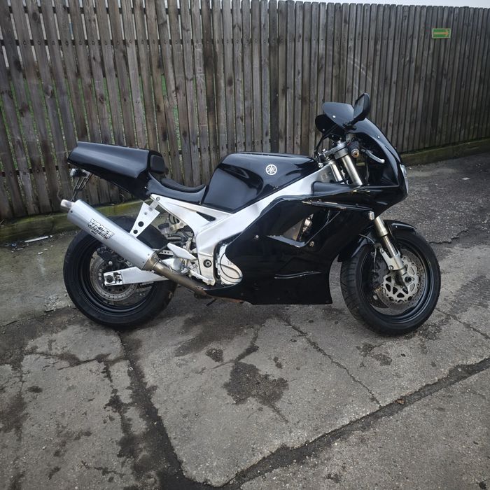YAMAHA FZR 1000 kocie oczy 143 KM
