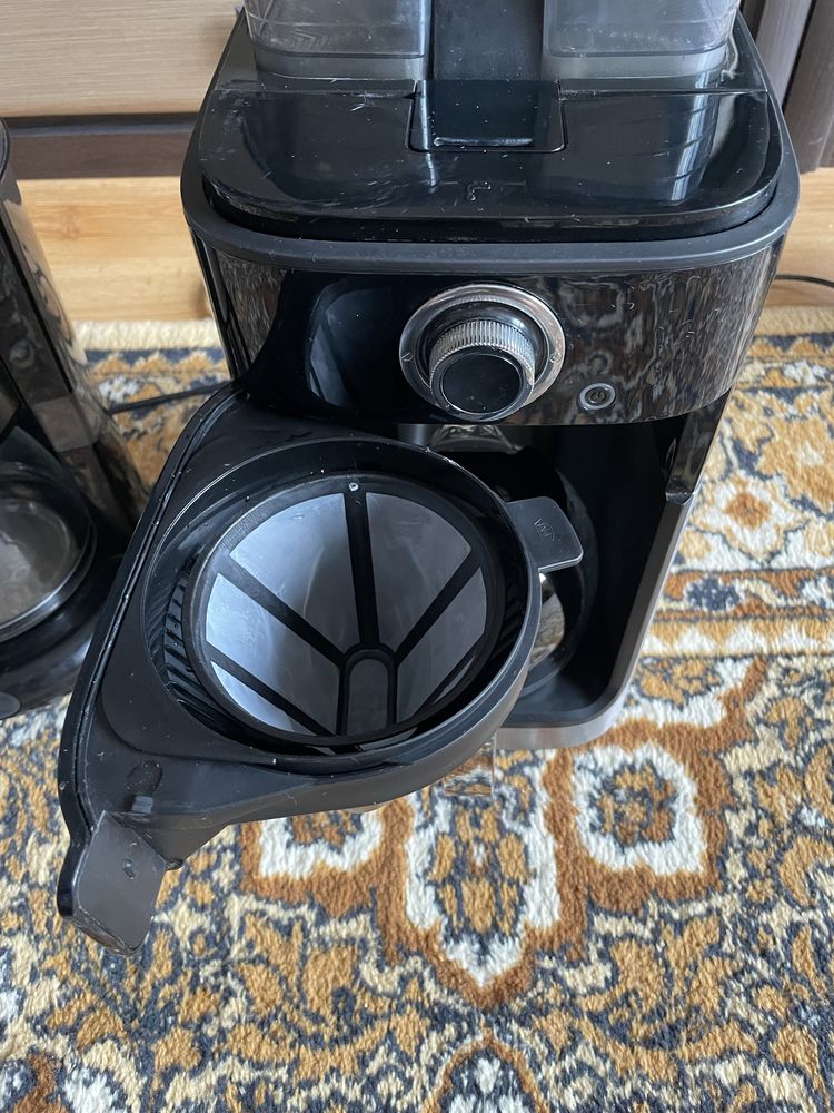 Кавоварка Philips Grind & Brew
