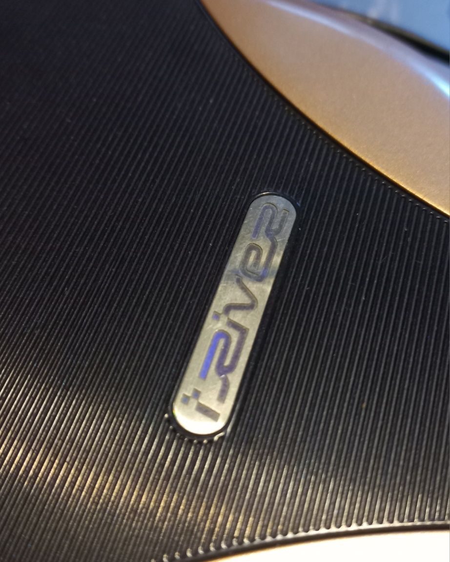 Чудовий плеєр CD Iriver