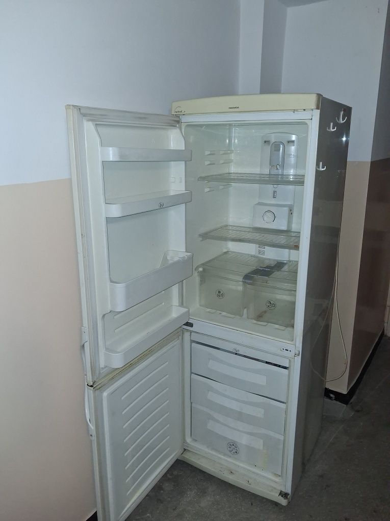 Lodówka Daewoo sprawna