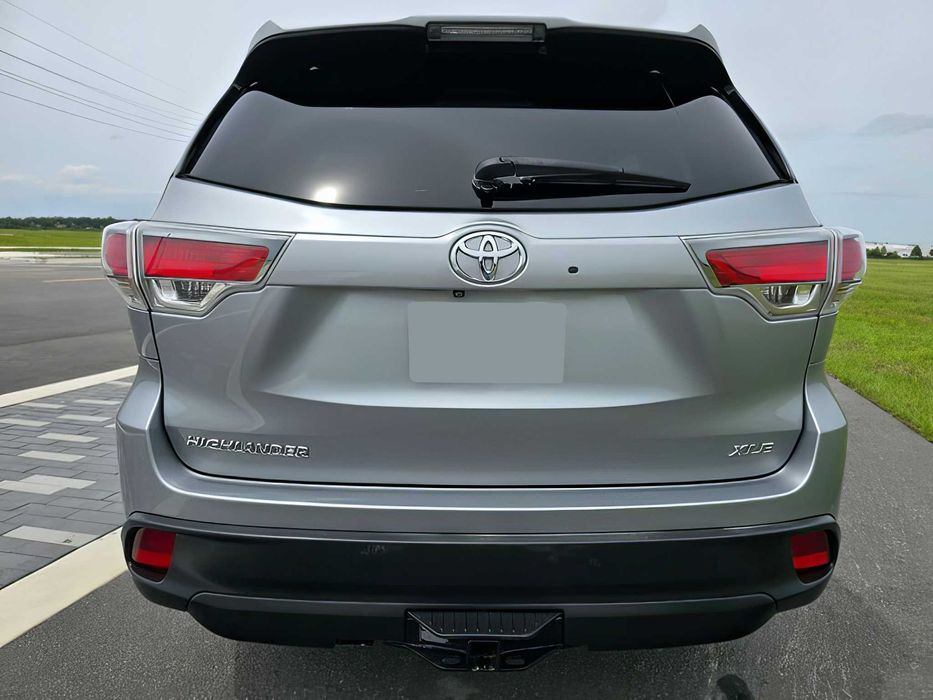 Toyota Highlander      2015