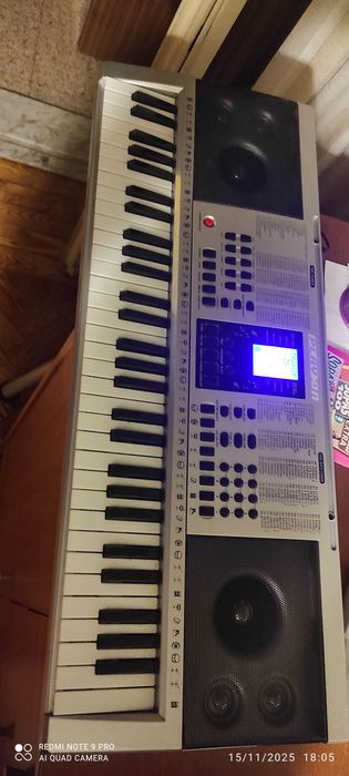 Órgão musical criança