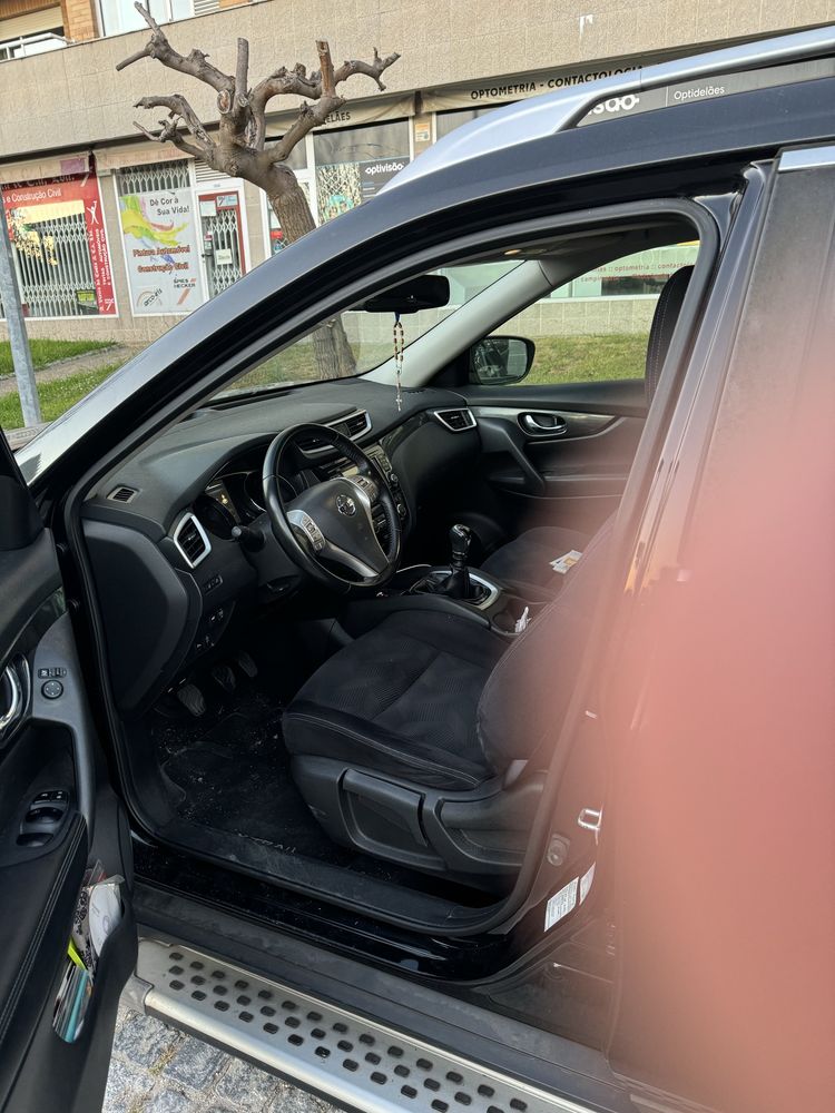 Vende-se XTrail a gasolina