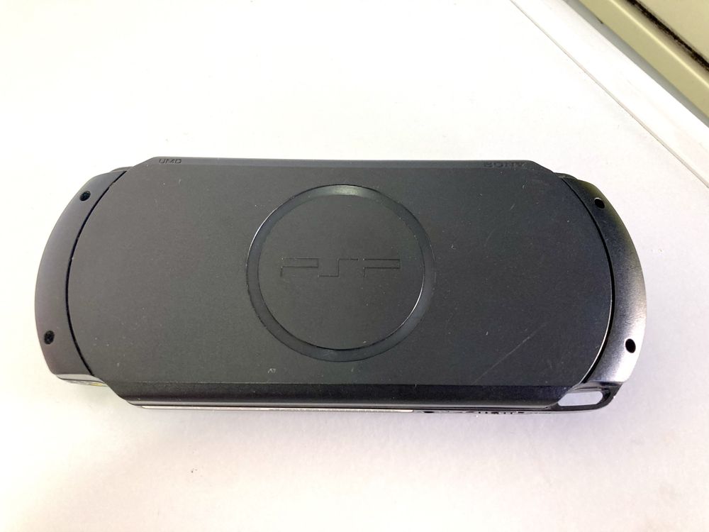 Troco PSP com 5500 jogos por PSP Go