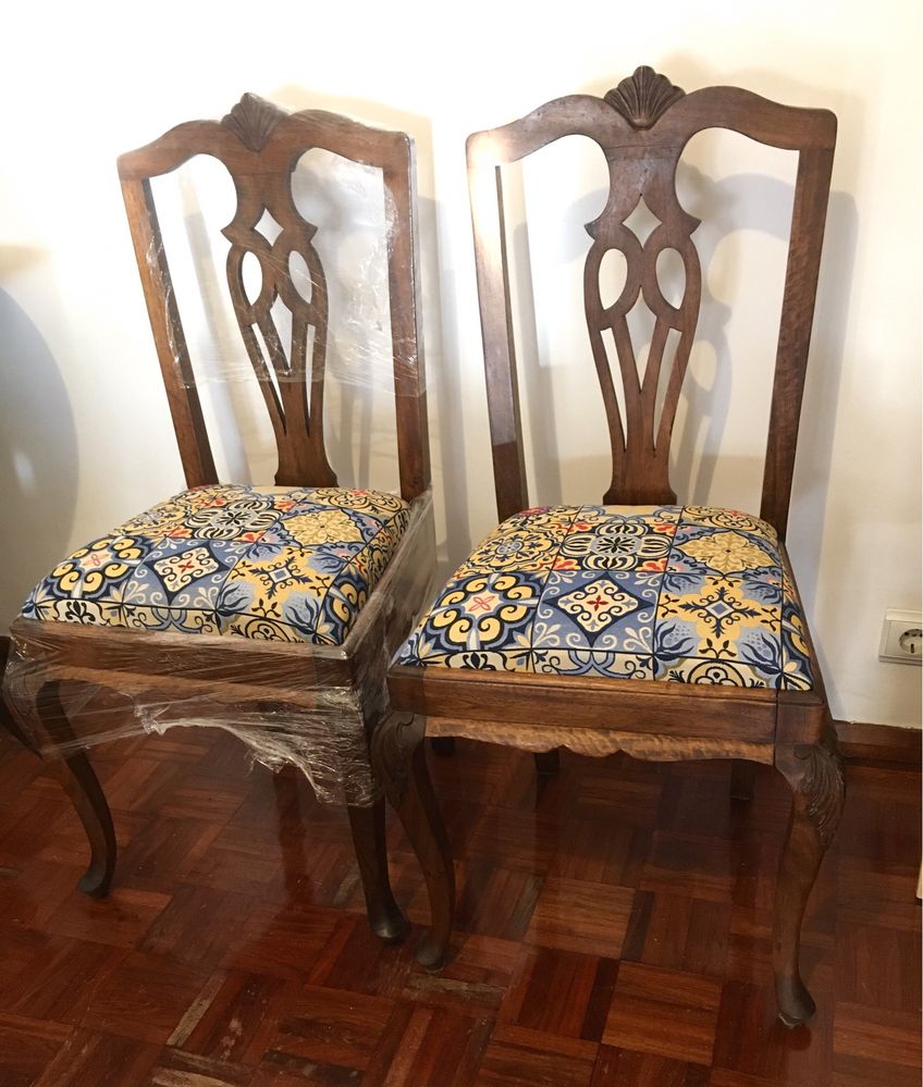 Par de cadeiras Queen Anne Restauradas