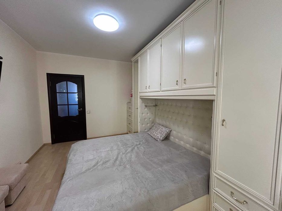 продаж 3кімнатної квартири біля метро Героїв Дніпра