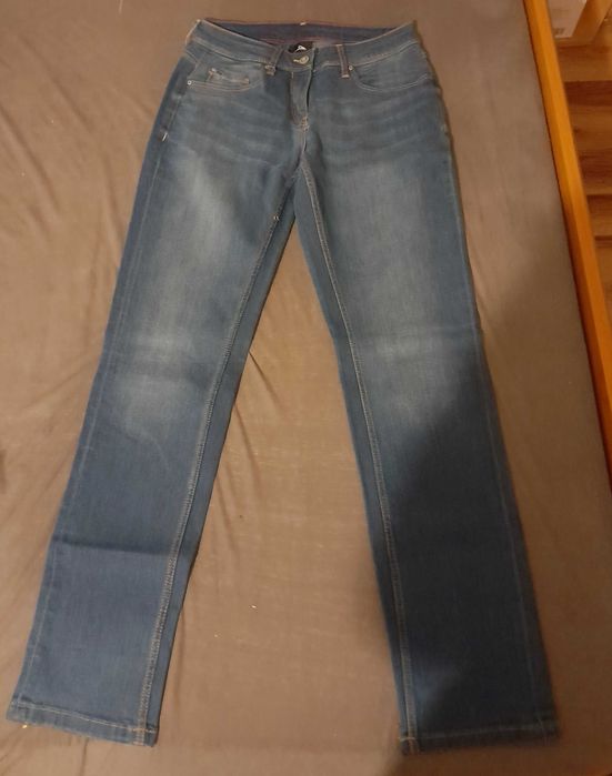 Spodnie JEANSOWE - NOWE- 20 zł