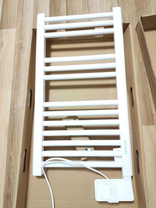 Grzejnik elektryczny łazienkowy THEOLA DIGITAL SLIM - 300W NOWY