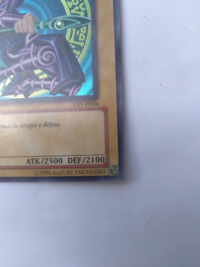 Yugioh Mago Negro Ultra Raro 1st Edição SDY-006 (Versão em Português)