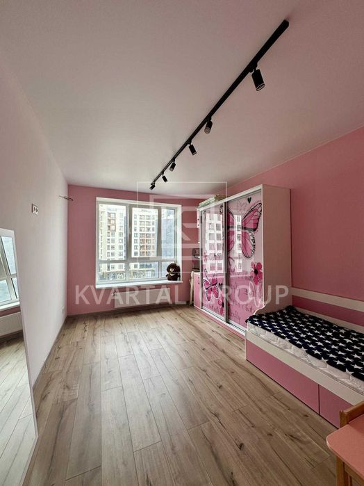 БЕЗ КОМІСІЇ! трикімнатна ВЕЛИКА квартира біля НАБЕРЕЖНОЇ