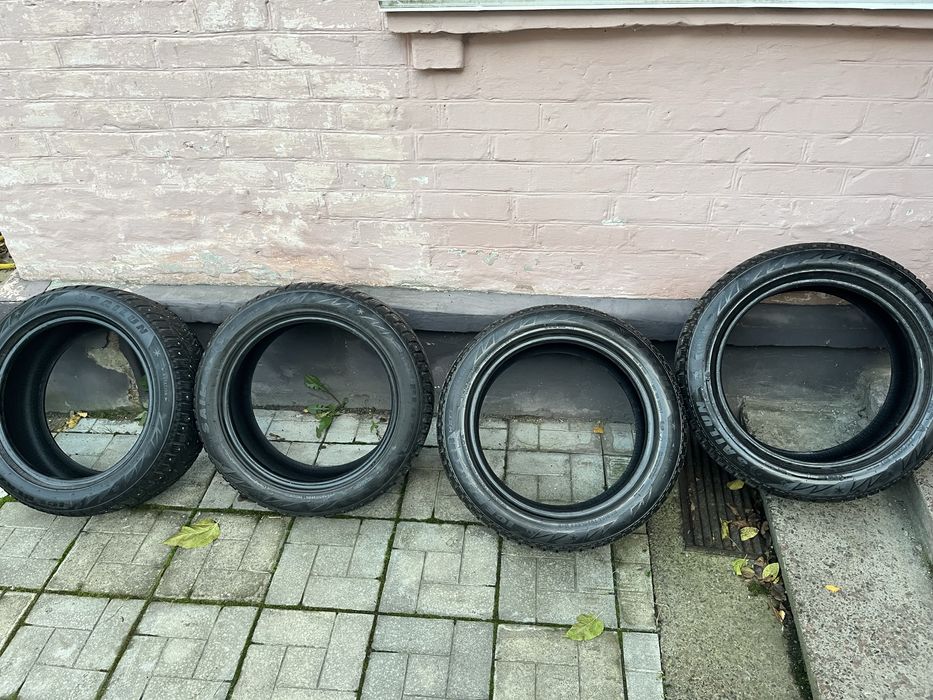 Резина р17 225/50 зима шиповка