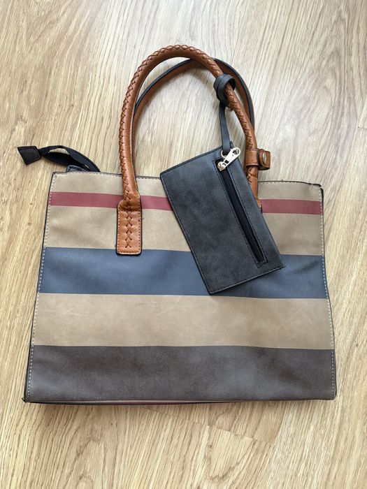 Жіноча шкіряна сумка Burberry