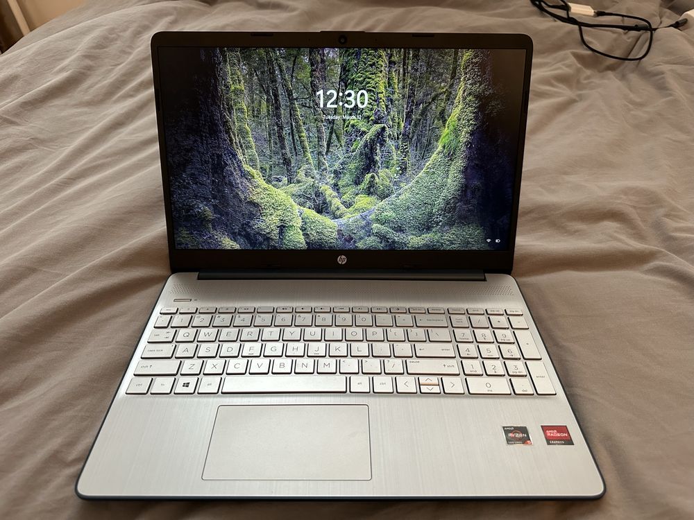 Laptop HP 15     16GB RAM 930 GB (Granatowy)